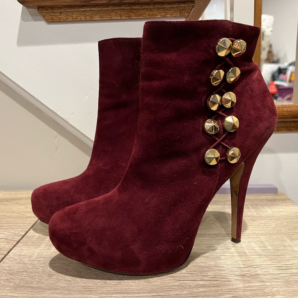 Vince Camuto Jardine Booties Sz 10